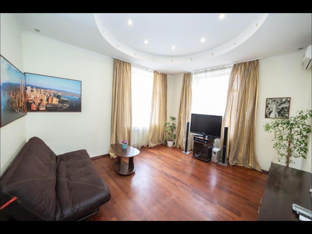 Kievapart Apartment ภายนอก รูปภาพ