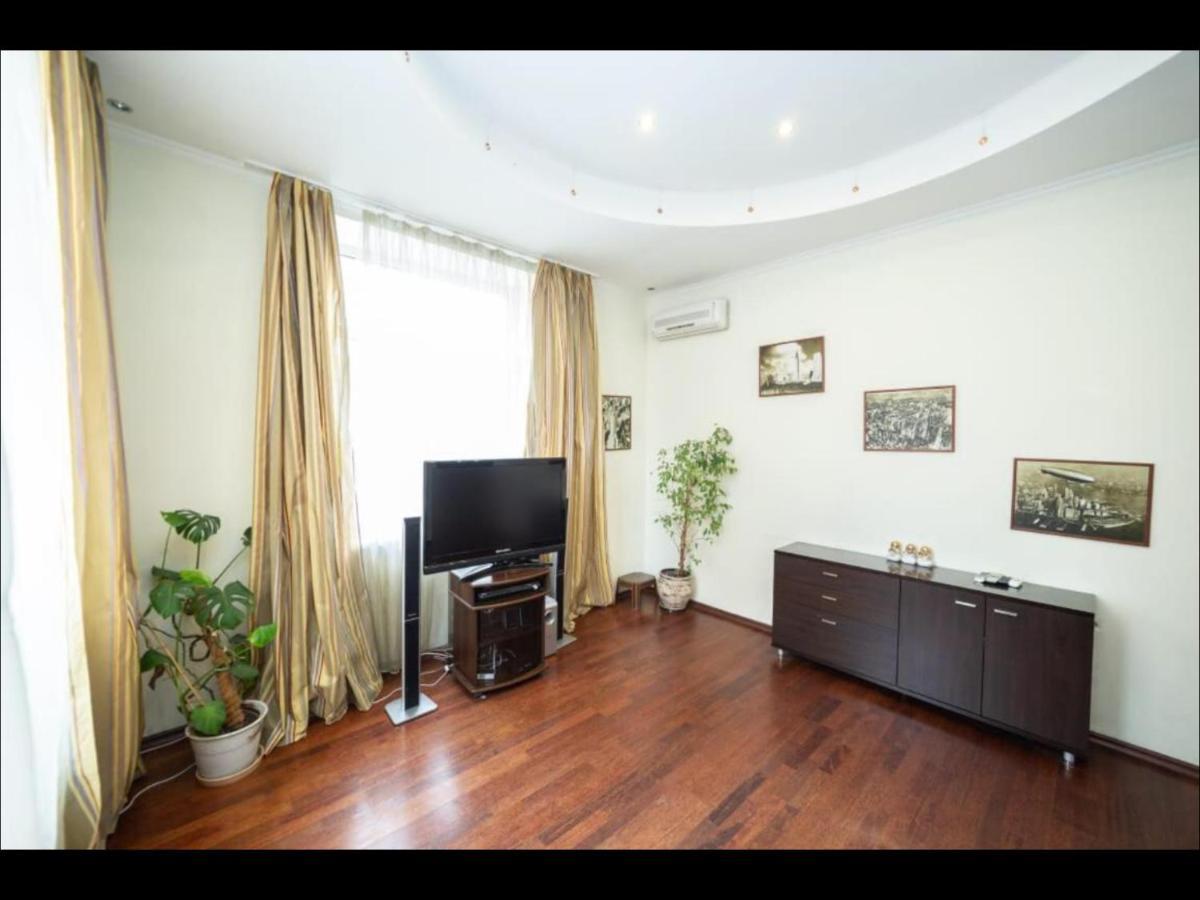 Kievapart Apartment ภายนอก รูปภาพ