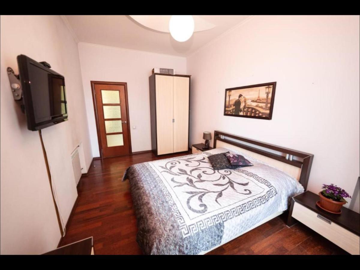 Kievapart Apartment ภายนอก รูปภาพ